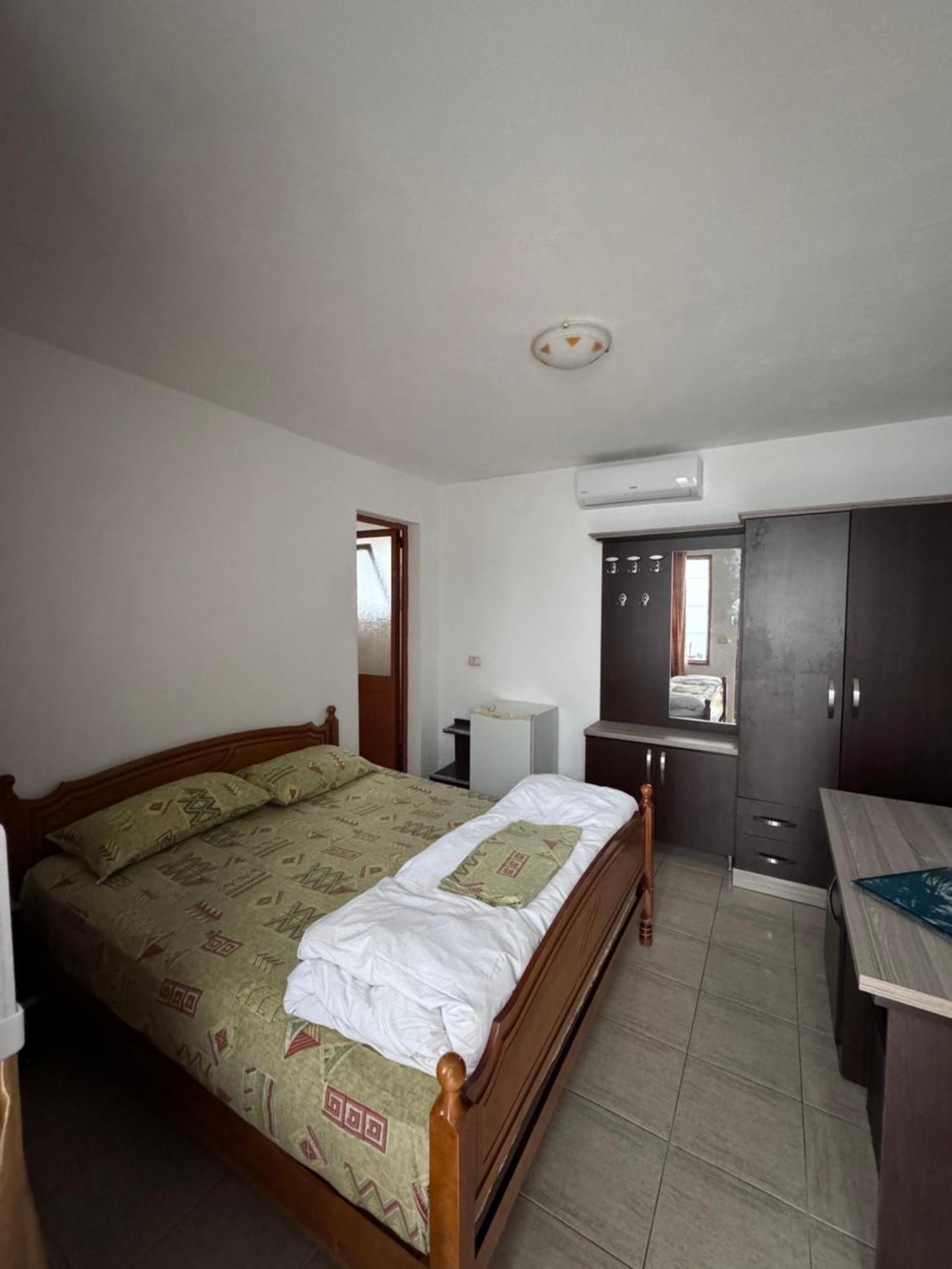 Vila Cano Hotel Durres Ngoại thất bức ảnh