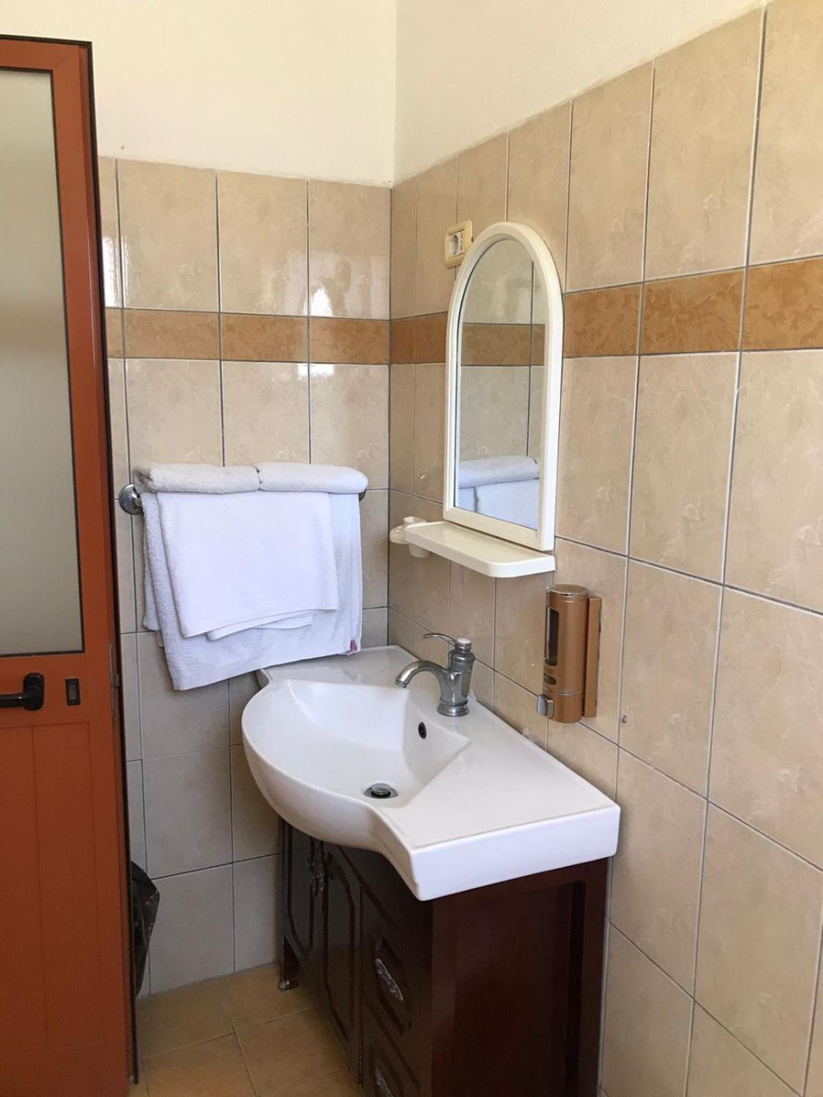 Vila Cano Hotel Durres Ngoại thất bức ảnh