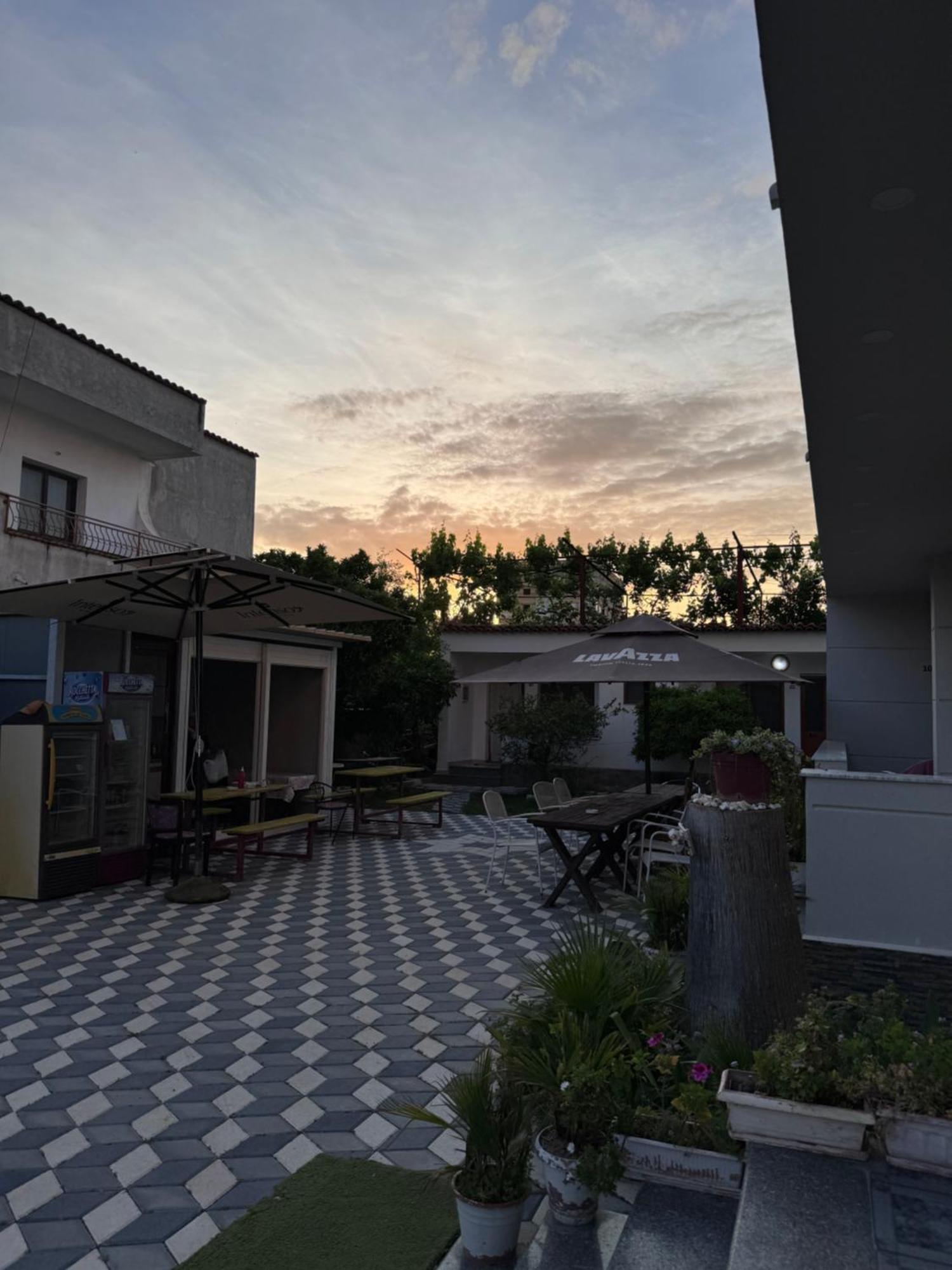 Vila Cano Hotel Durres Ngoại thất bức ảnh