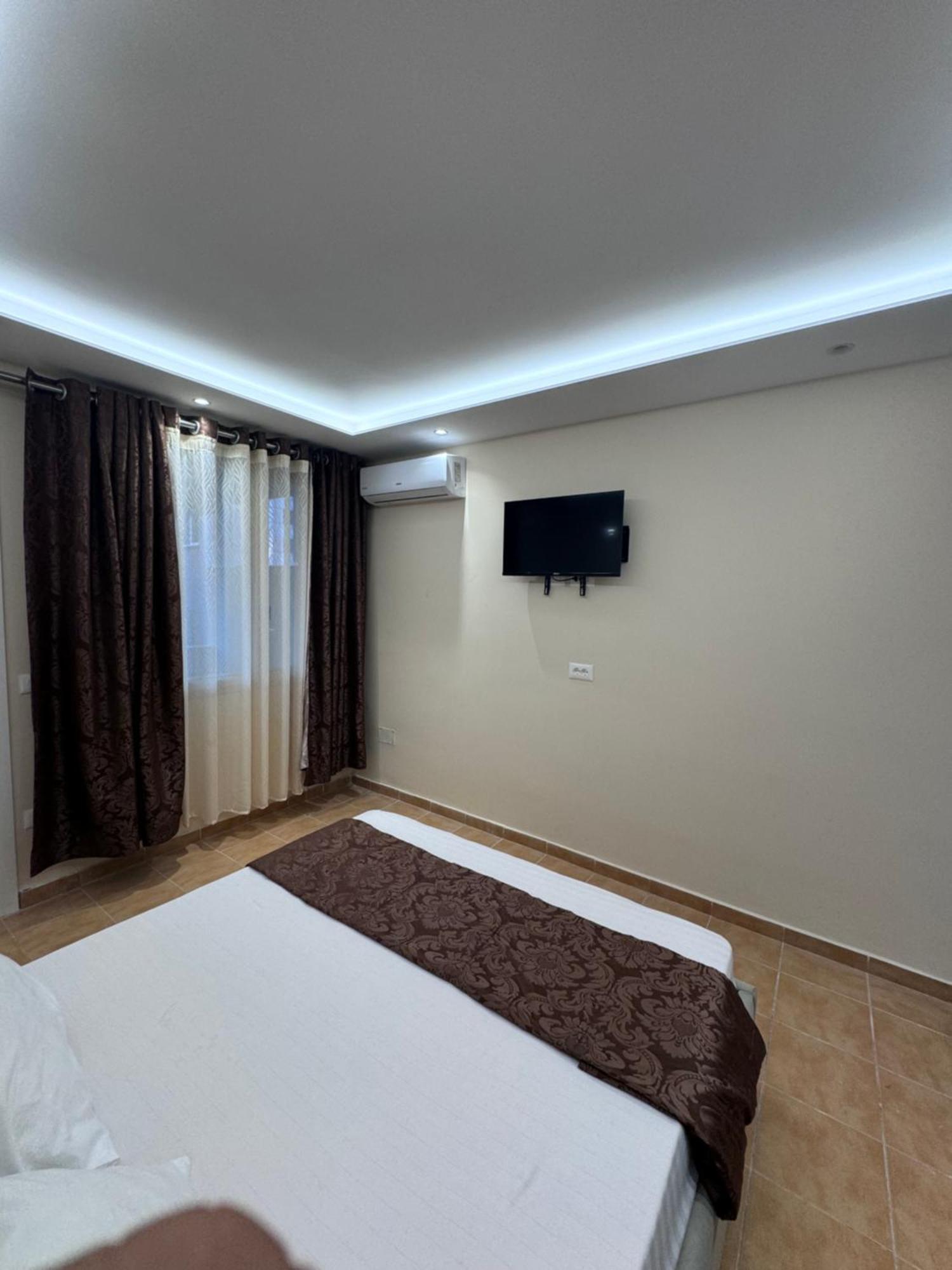 Vila Cano Hotel Durres Ngoại thất bức ảnh