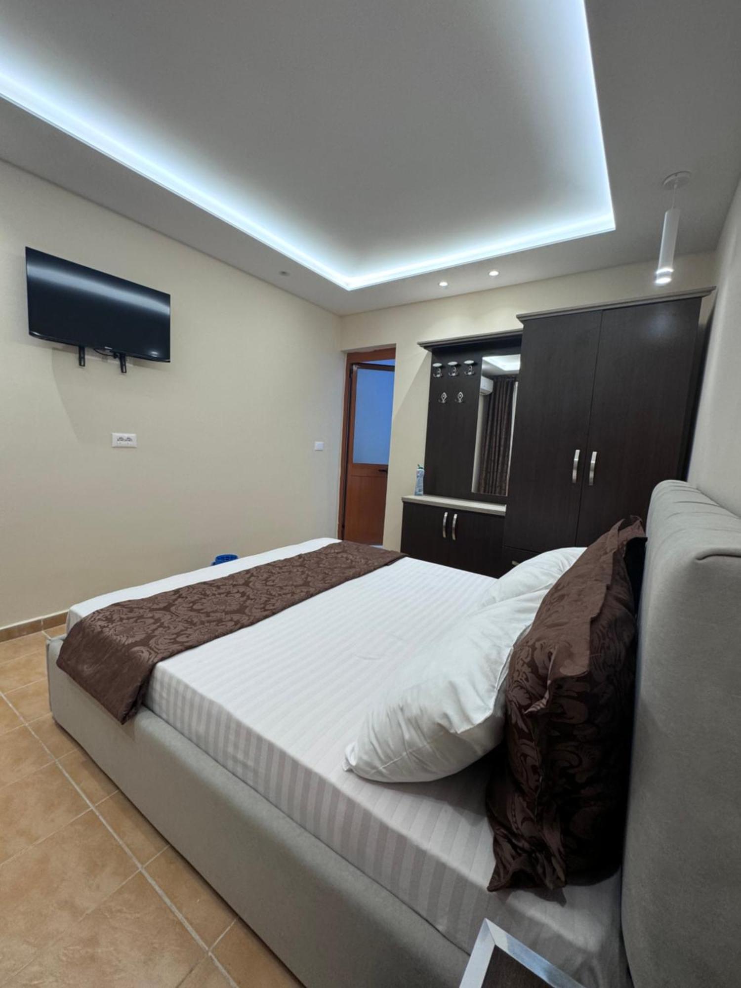 Vila Cano Hotel Durres Ngoại thất bức ảnh